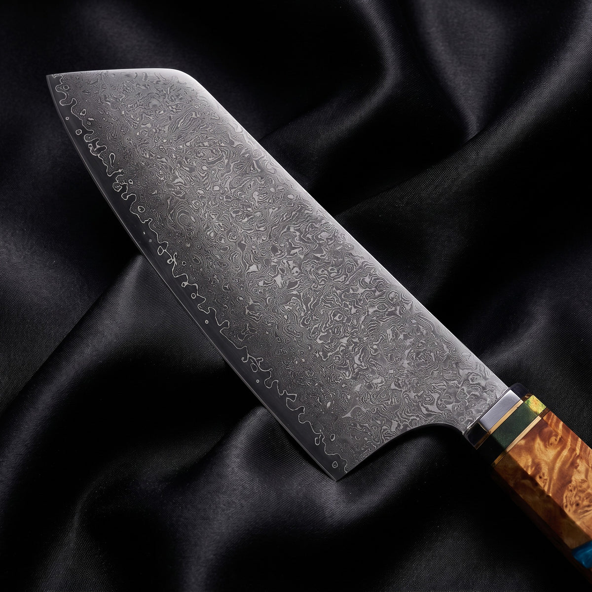 Kawasemi Kiritsuke Cleaver Knife · Damascus blade close-up