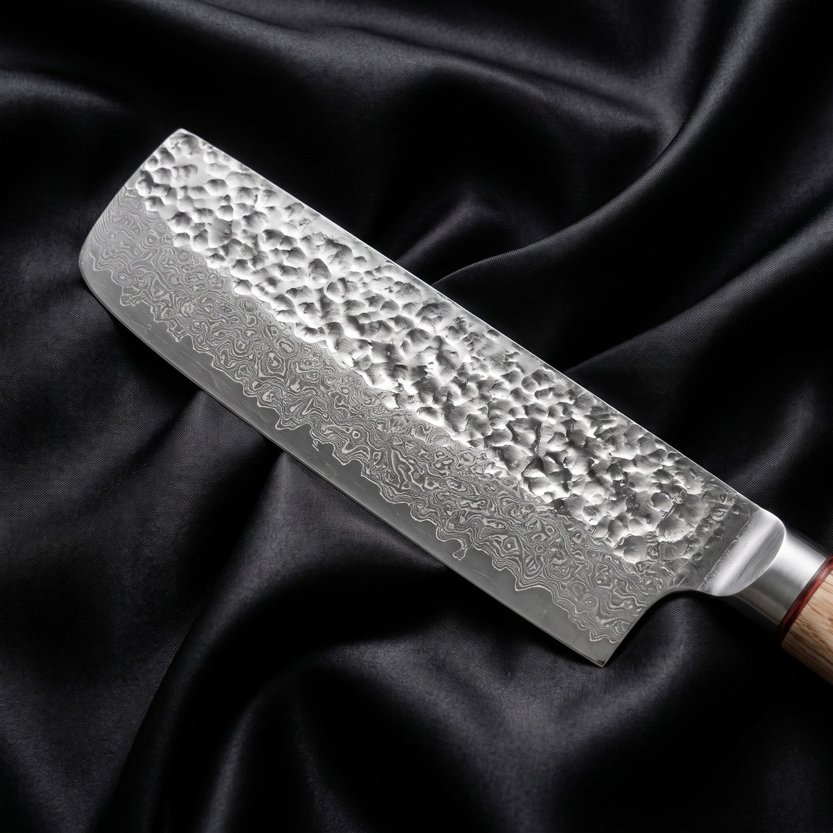 Kinari Nakiri Vegetable Knife · Damascus blade close-up