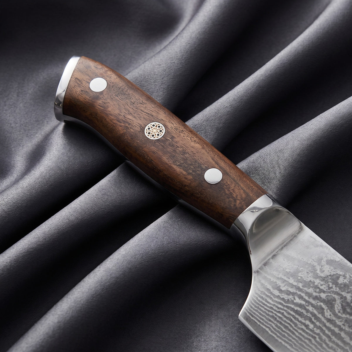 Okami Nakiri Vegetable Knife · handle close-up